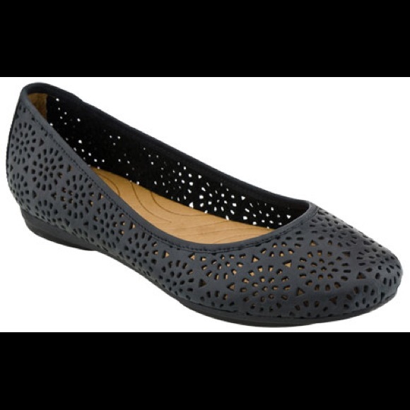 clarks indigo plush bea